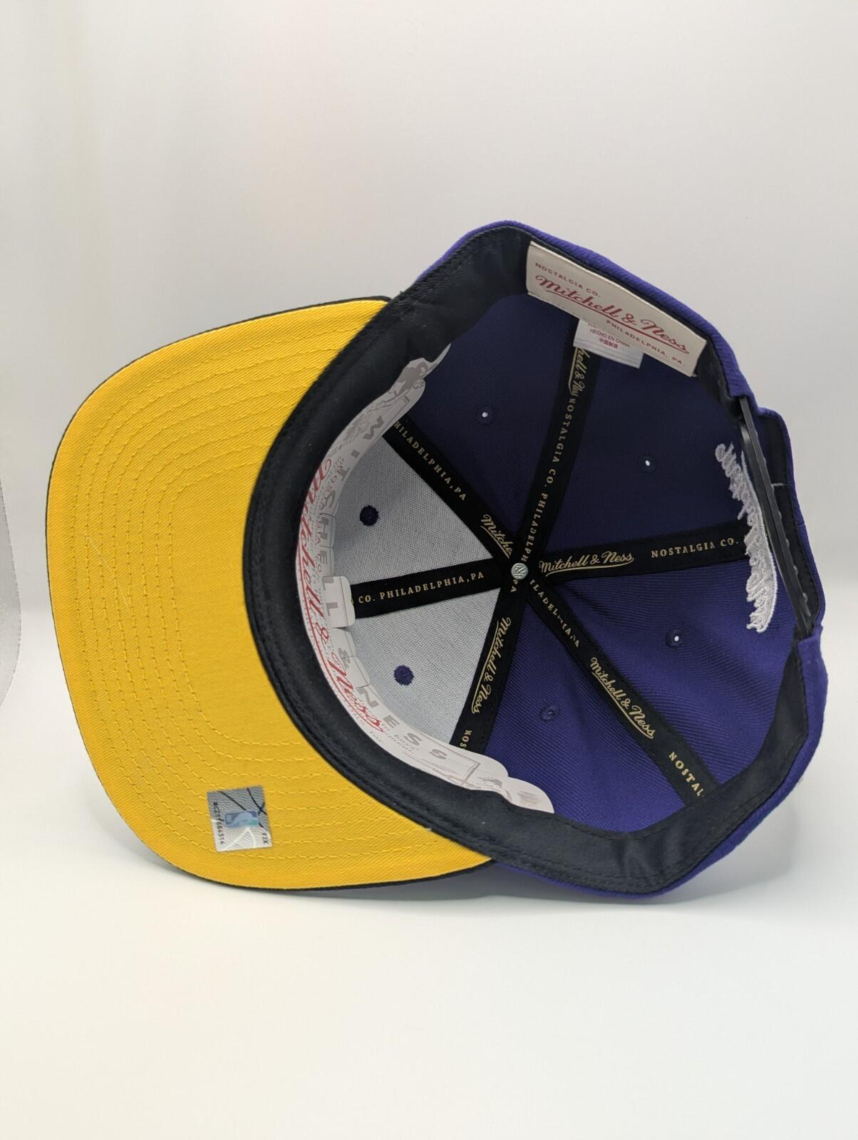 Mitchell & Ness Los Angeles Lakers Core Basic Snapback Hat