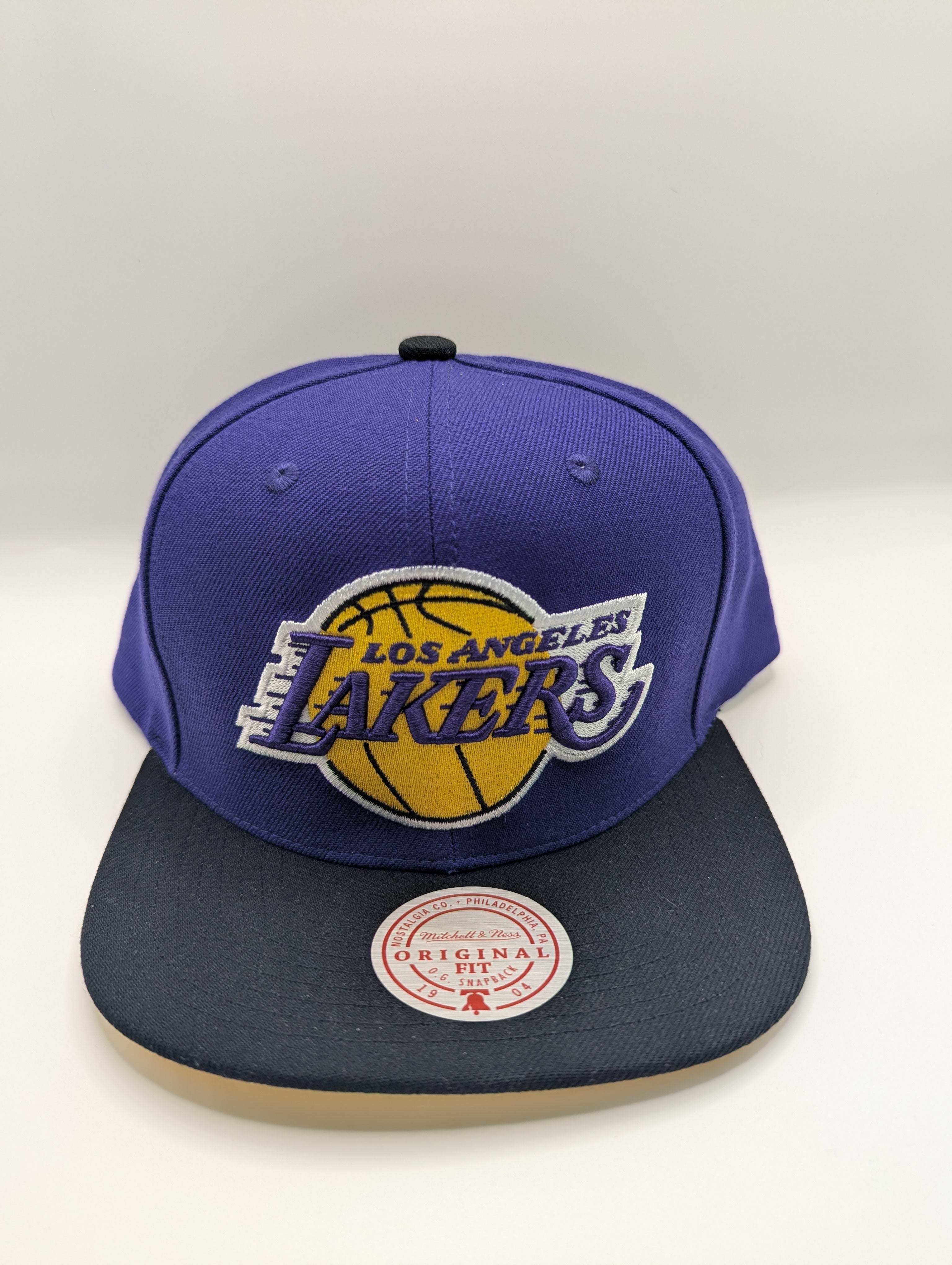 Mitchell & Ness Los Angeles Lakers Core Basic Snapback Hat